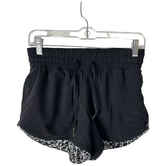 Lululemon Choose Side Short Black Chirasu Black Size 4 - Picture 6 of 8